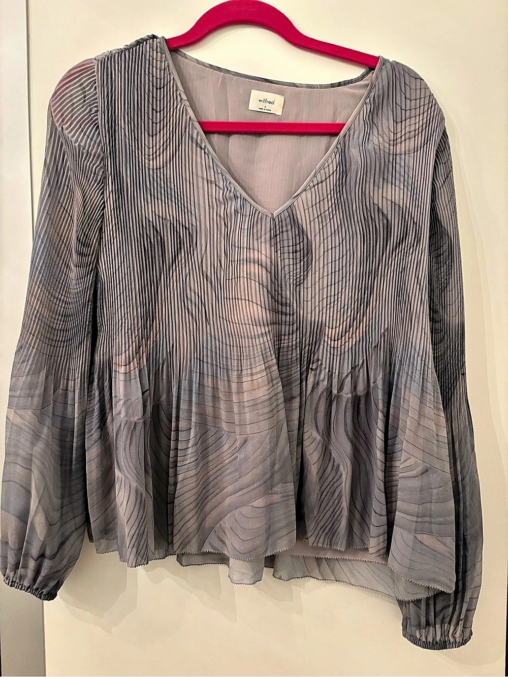Wilfred Abstract Pleated Blouse in Gray Like New Daydreamer
